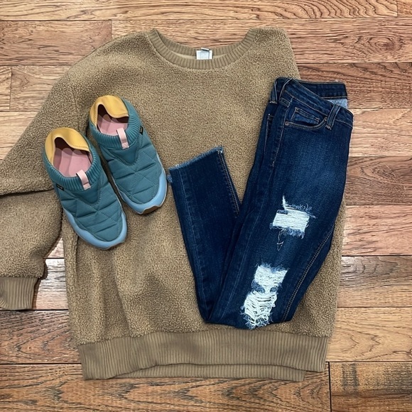 Just Black Distressed Dark Wash Jeans Raw Hem - Picture 3 of 10